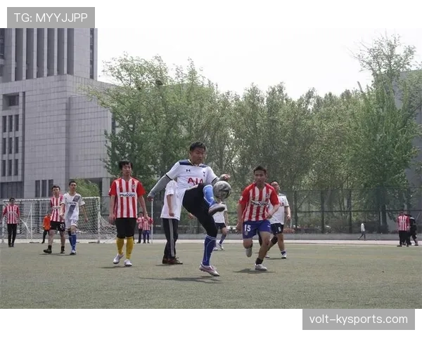 门将手抛球规则详解：什么情况下算违规球权交给对方？